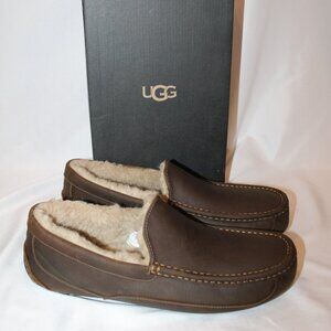NIB UGG MEN'S LEATHER SHEARLING LINED‎ ASCOT SLIPPERS DARK BROWN